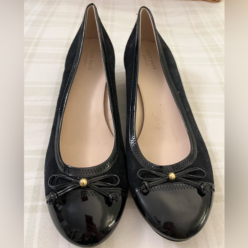 EUC Cole Haan black wedge heels, patent cap toe, suede body, size 11